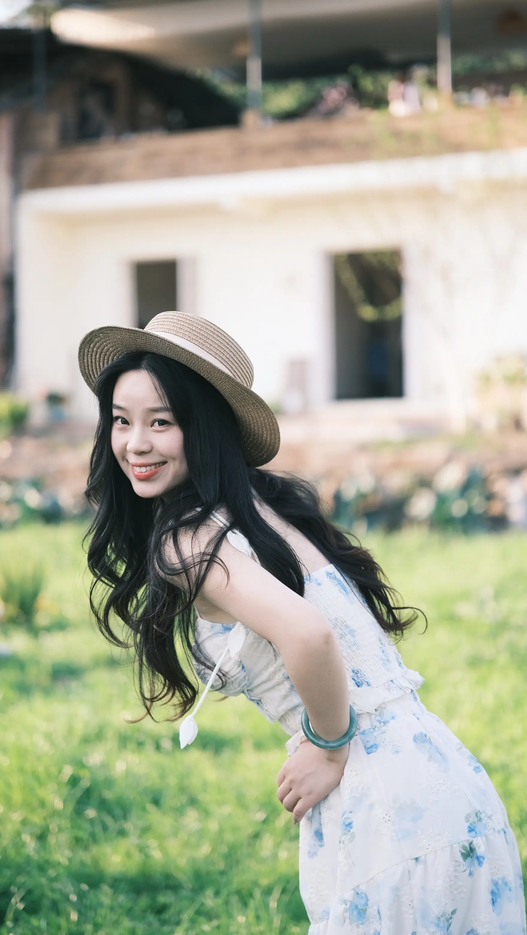 人类需要许多阳光来晒干过往的潮湿