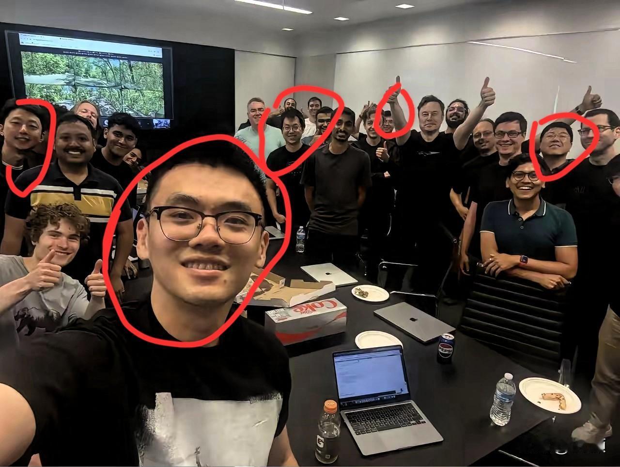 牢A又用一个游戏术语戳破了华人在美国的真实身份——代练！

在美国，不少华人精英