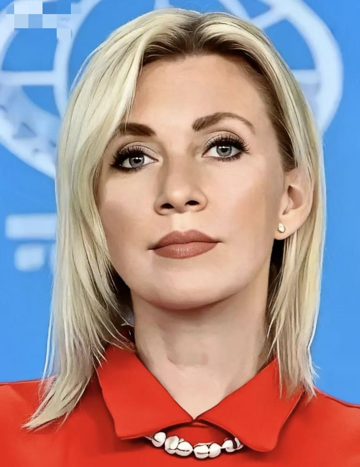 俄罗斯强硬回怼，
3月19日，俄媒记者在黎巴嫩拍以军空袭时，竟遭战机导弹“贴脸”