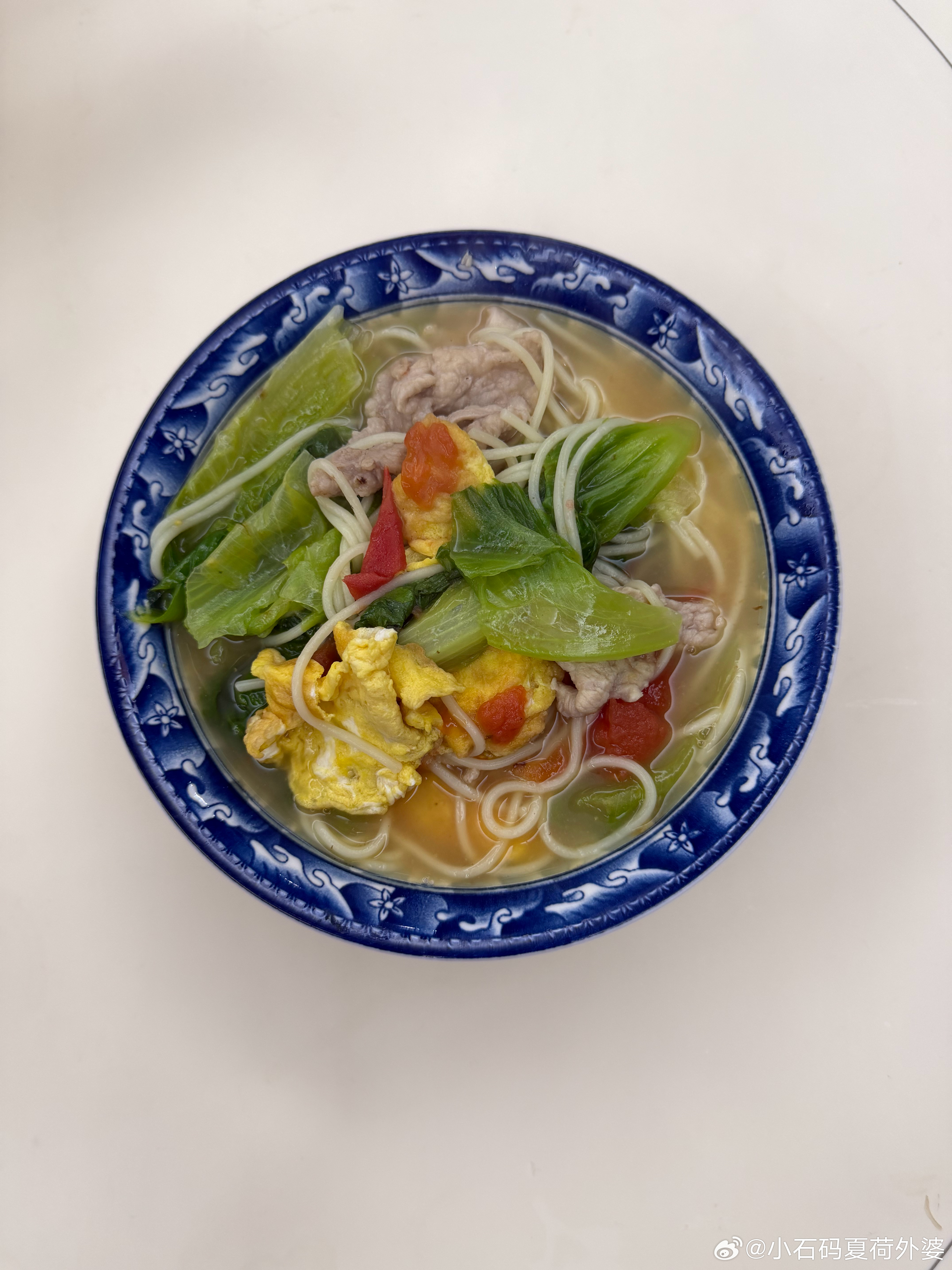 平时吃惯西红柿鸡蛋面，远游到北方不怕没得吃。 ​​​