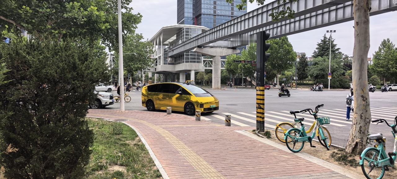 其实我觉得雷子当下最需要做的，是认真做研发，把产品做到极致，真正走技工贸的路线，