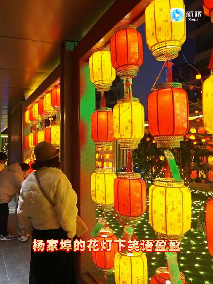 潍坊2。
春节临近，这方名为潍坊的故土早已酝酿着最浓的年味等你回家。大街小巷的红