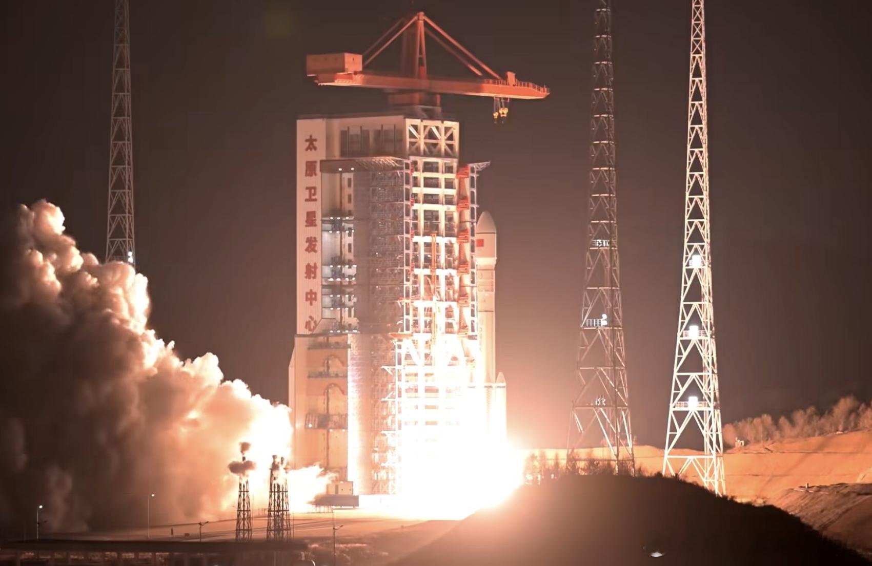 北京时间今天18时15分，长征六号甲运载火箭在太原卫星发射中心点火升空，将遥感五