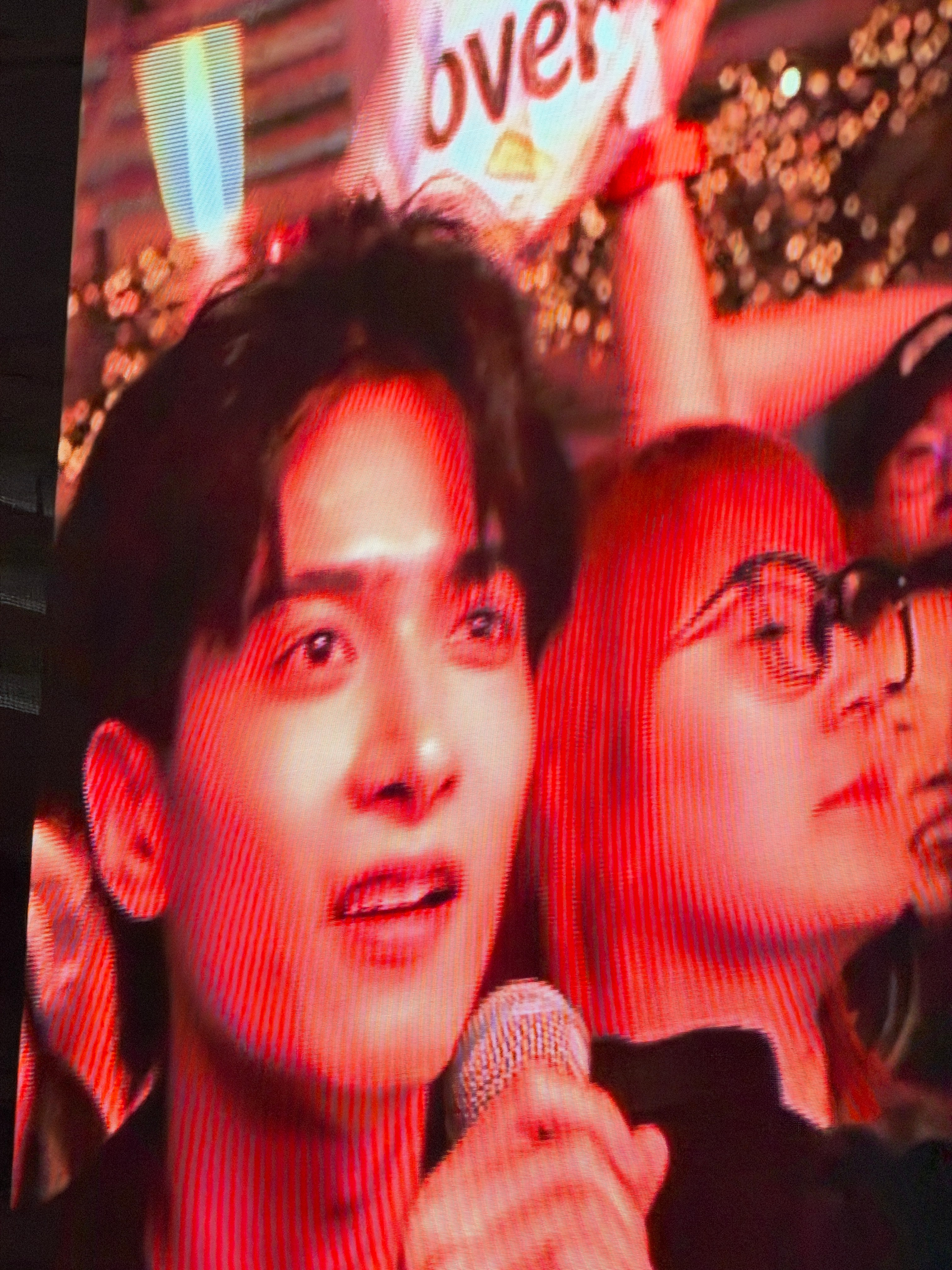 Damn！这个点歌的观众好帅啊！ 