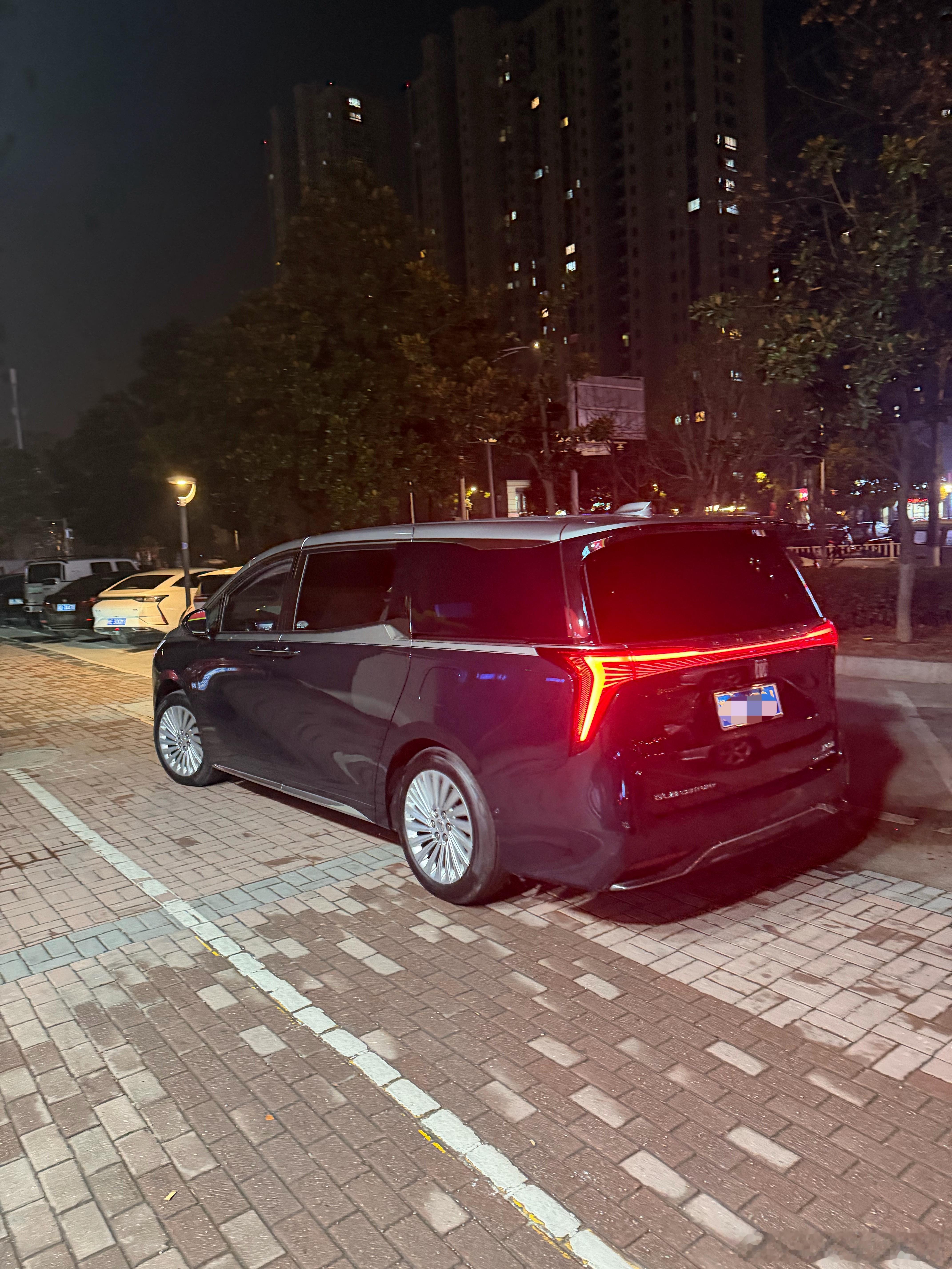 世纪直接给专营的同行了，没信心近些年专营的商家越来越多了，未来也确实是这个趋势，