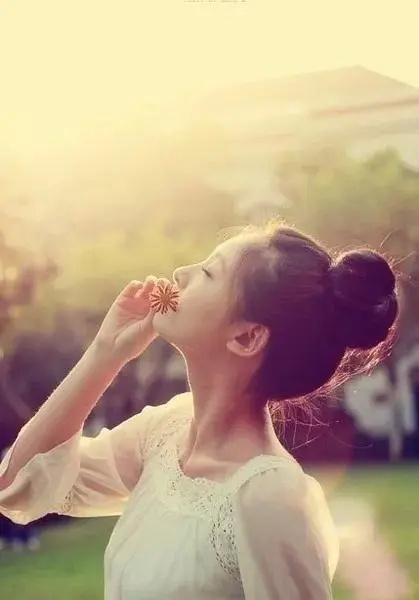 有此一说：

心理学上有一个著名的「费斯汀格法则」——生活中的10%是由发生在你
