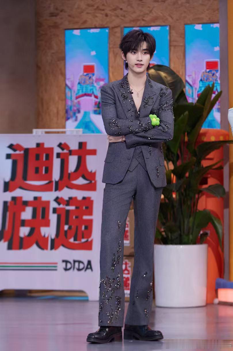 用大侦探的方式打开你好星期六   你好星期六  哇哦，《大侦探》小分队做客《你好