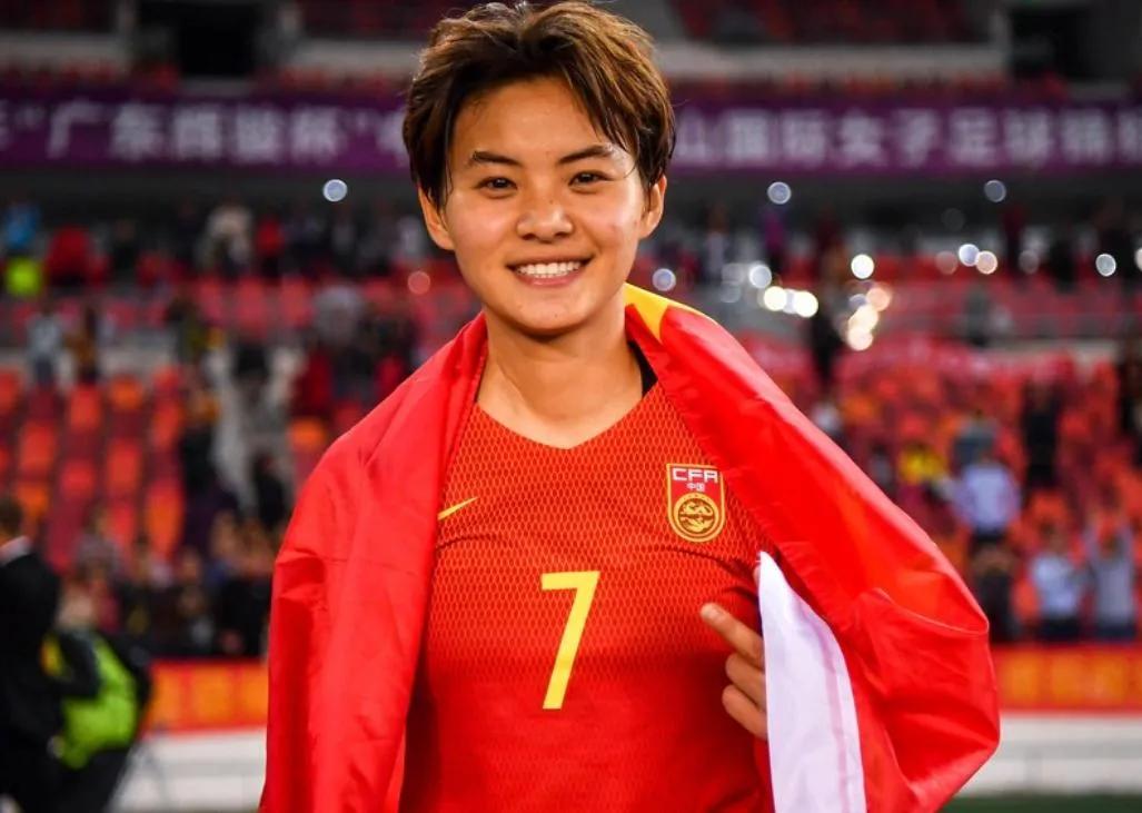 王霜用进球强势回应！不吵不闹，用实力让对手闭嘴
 
女足亚洲杯焦点战，中国女足2