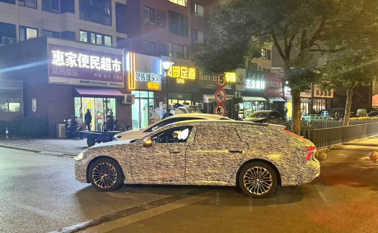 上汽奥迪A7L旅行版曝光~这大屁股啧啧啧大v聊车上汽奥迪a7l