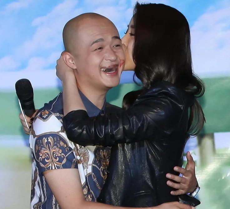 包贝尔凌晨时分和红发女子开房，被一些网友称婚外劈腿，结果有律师振振有辞地称，开房