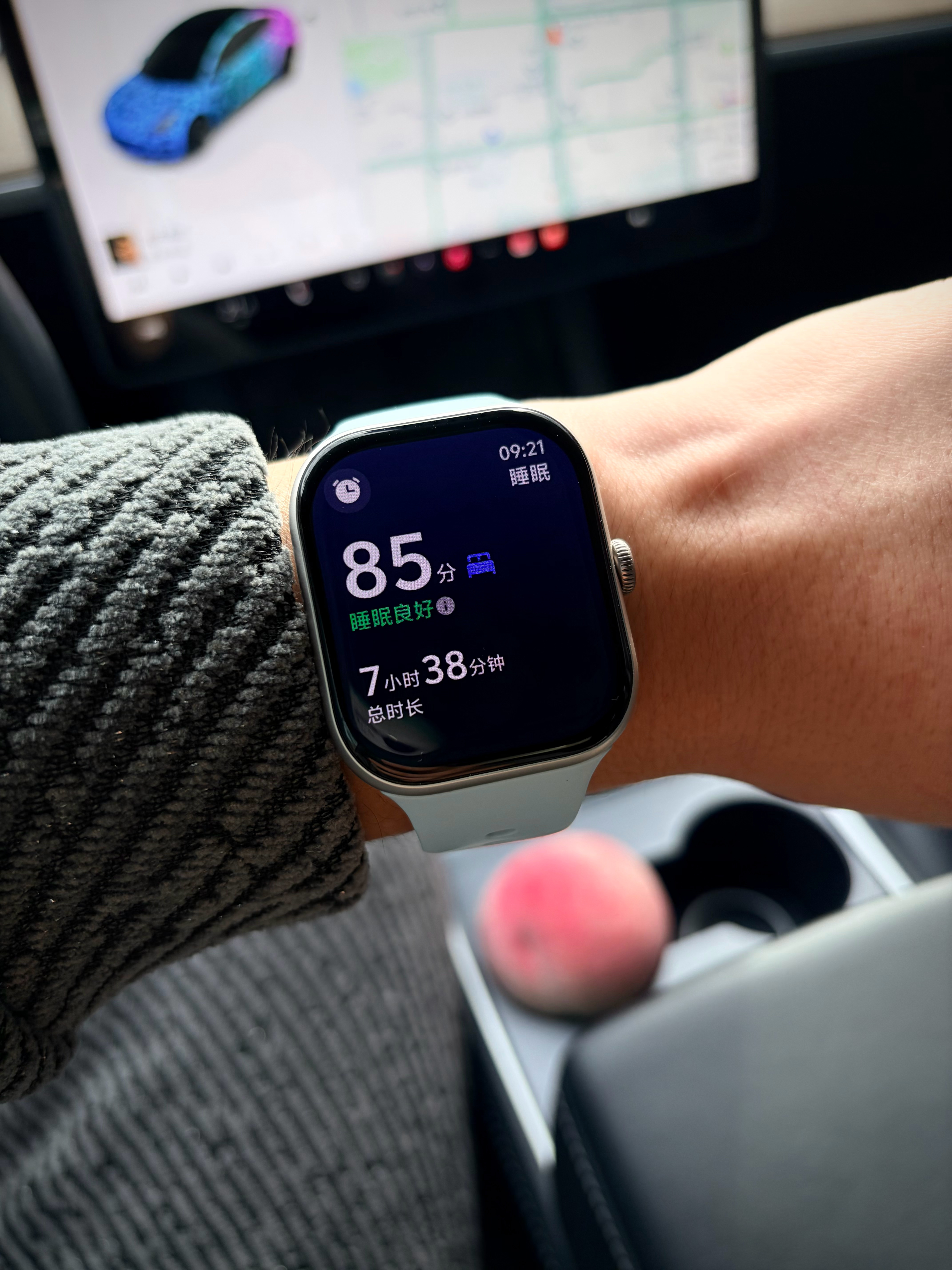 早上好～不发朋友圈，就爱发微博。如果一个人的朋友圈特别正常