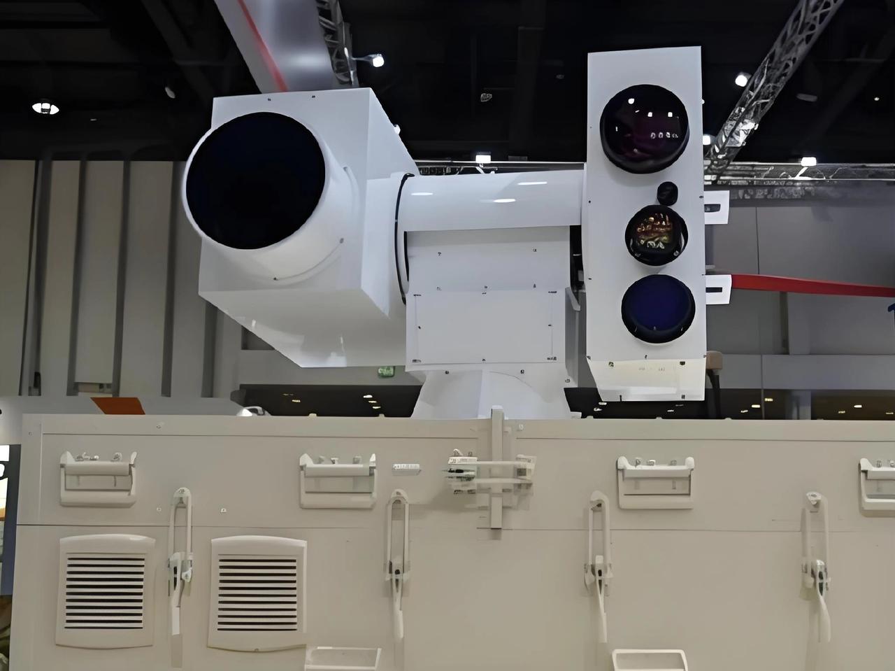 这款武器一旦投入使用，任何高超音速导弹在它面前都犹如蜗牛。中国“神光III号”作