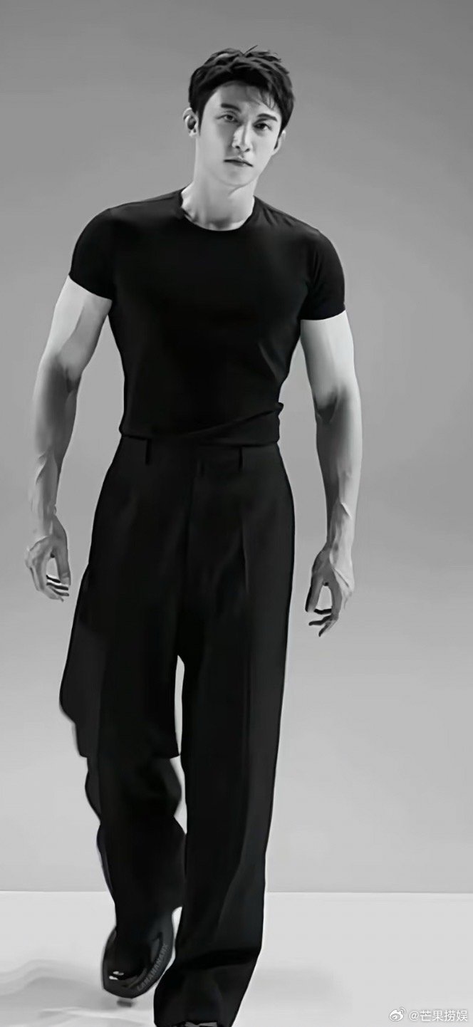 黄景瑜剧宣送黄金靠！这是真黄金要暴富！谢谢你