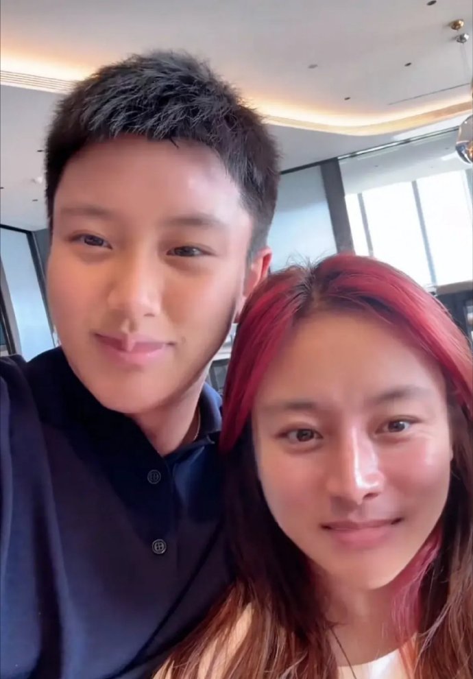 贾乃亮和甜馨用特效换脸～有啥区别吗？！