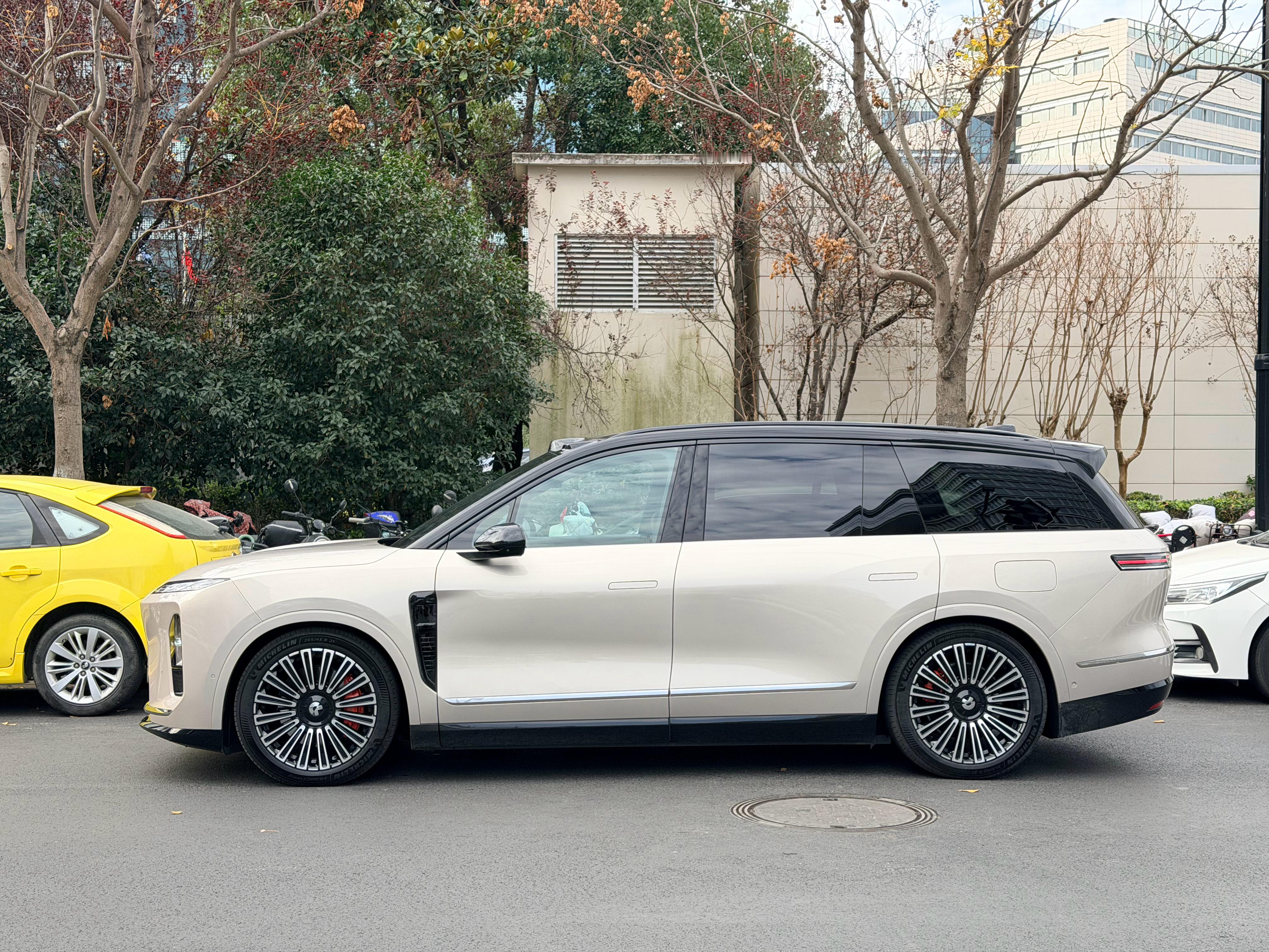 取个车旁边烧饼摊梅干菜饼5元一个，张江物价如何？