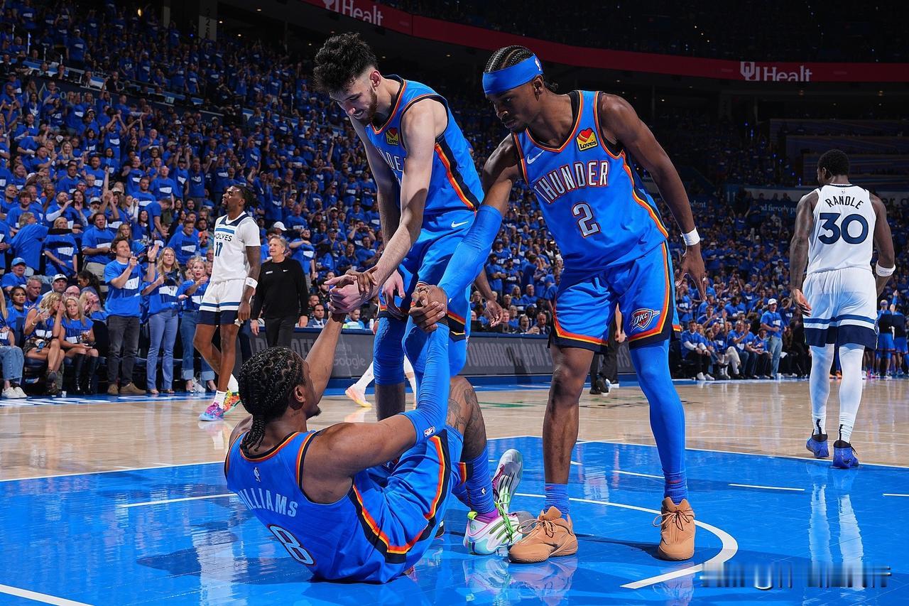 76人不够看，雷霆轻松赢76人25分，雷霆三巨头合体终赢球！

NBA常规赛，雷