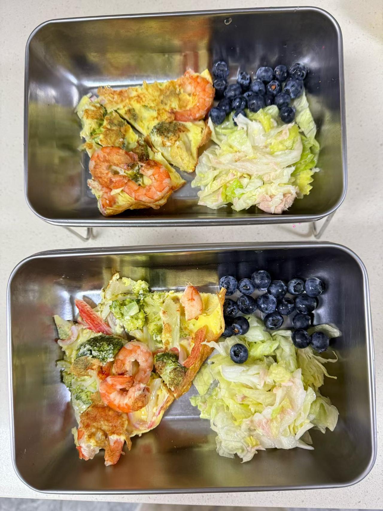 看到朋友发的图，并配文，给孩子做的！
本来还想点个赞，称赞几句，差点闹出乌龙。