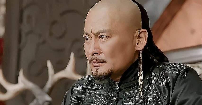 天命十一年，以十三副甲胄起兵，并创立后金政权的努尔哈赤，病逝于沈阳。

褚英被处