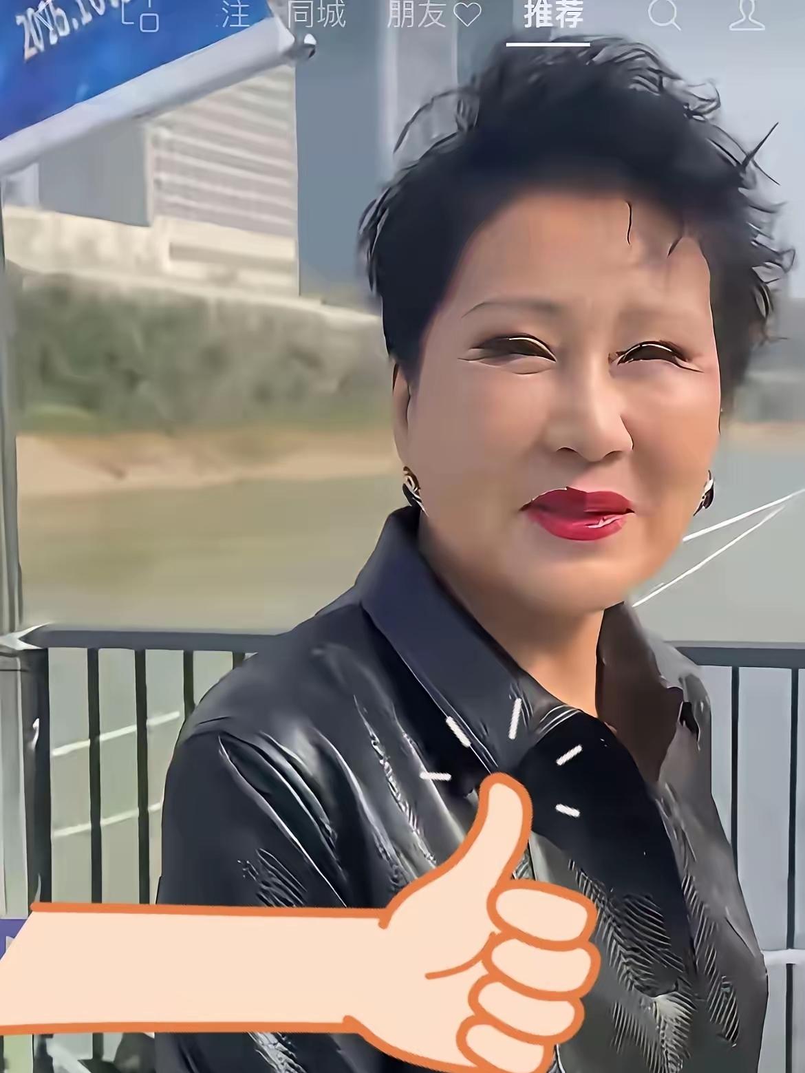 爱美之心，人皆有之。瞧瞧张凯丽，把自己的脸整成啥样了，都快让人认不出来。这么大岁