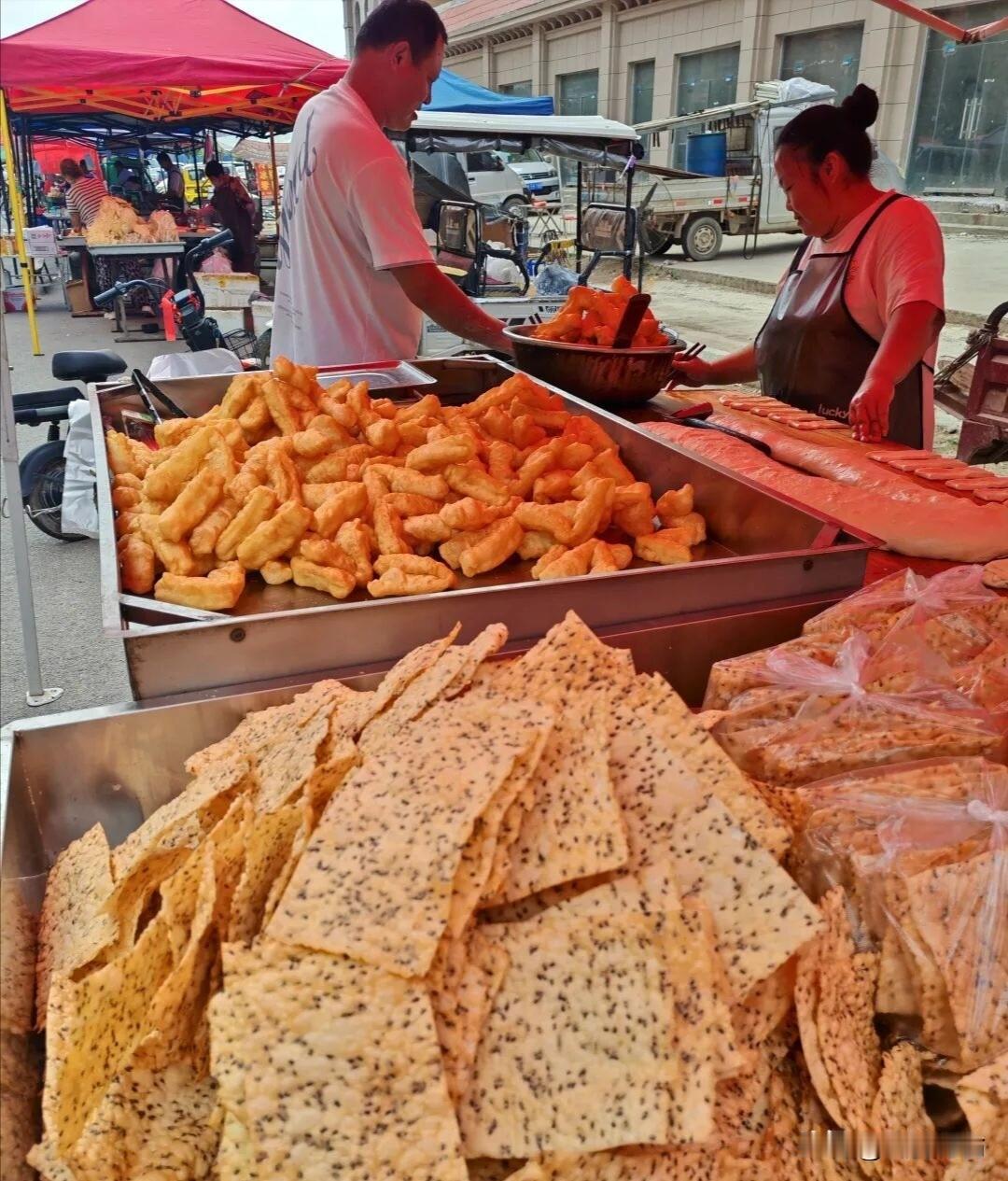 有没有朋友知道镜头前的油炸食品叫“什么”？