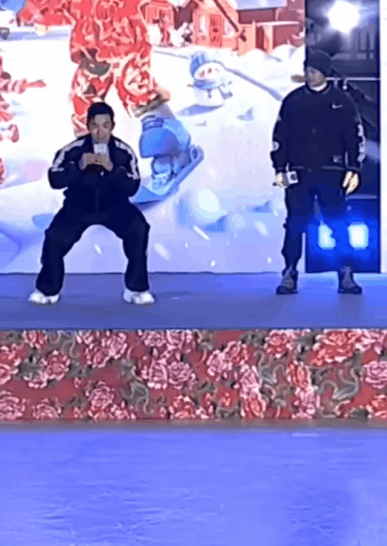 苏炳添不语只是一味做俯卧撑 刘畊宏教苏炳添跳《龙拳》，没想到苏神居然也会做不来，