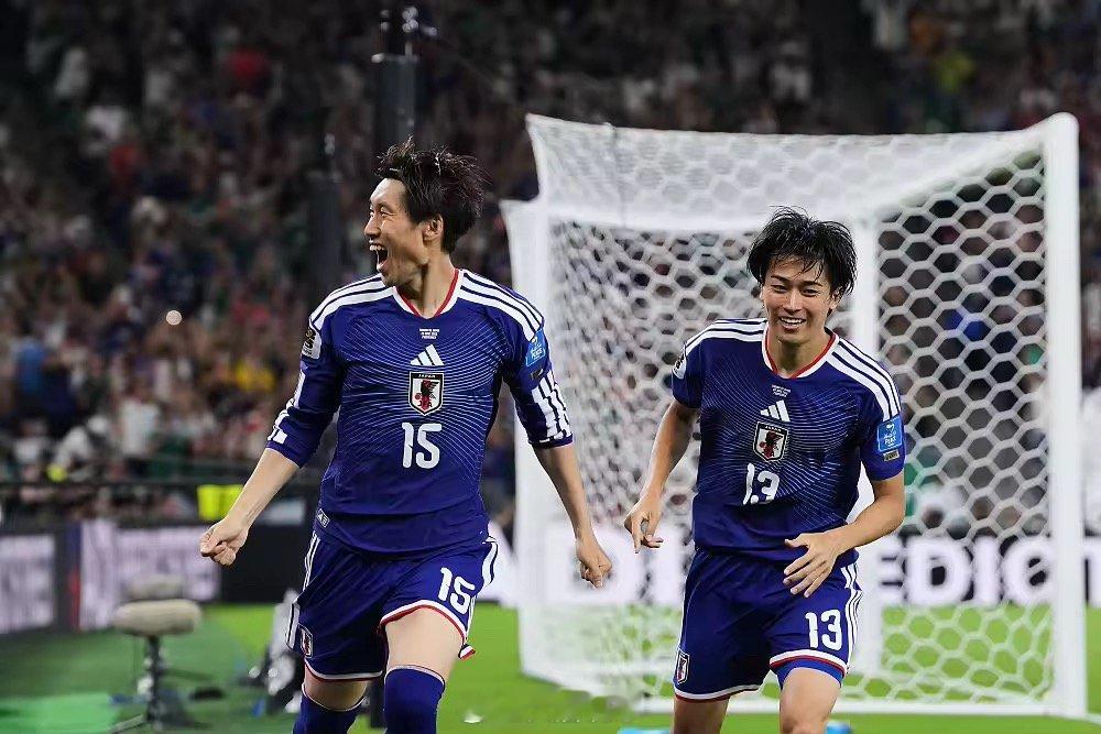 突尼斯vs日本半场打了个2比0，70分钟3-0，不得不说小日子还真有点强 