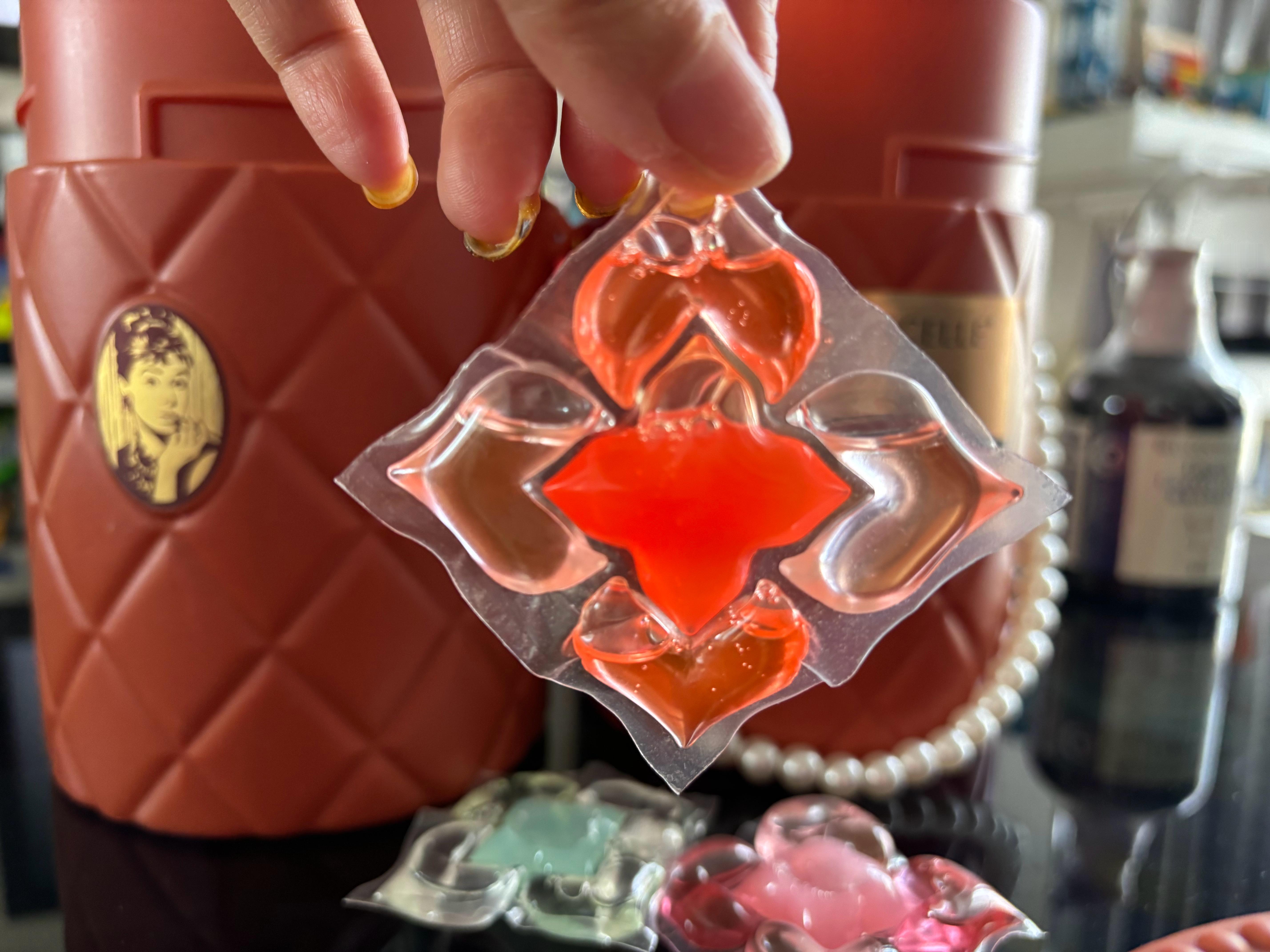 又到了一批绽家  可惜周边还是没到整个就是香喷喷 恨不得每个房间放一罐做香薰 