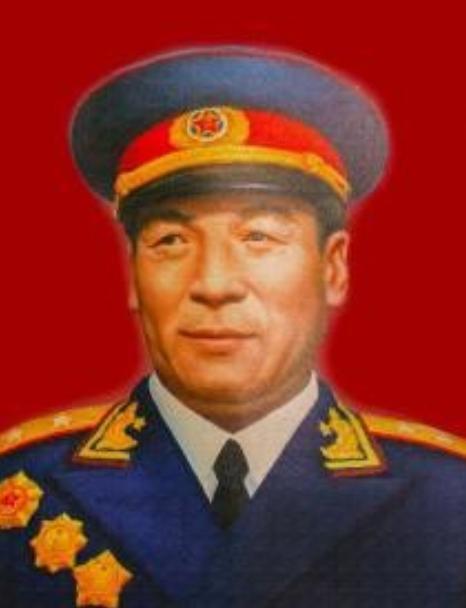 1955年，四野名将聂鹤亭原定只授中将，他心里十分不服，他是粟裕的老上司，凭什么