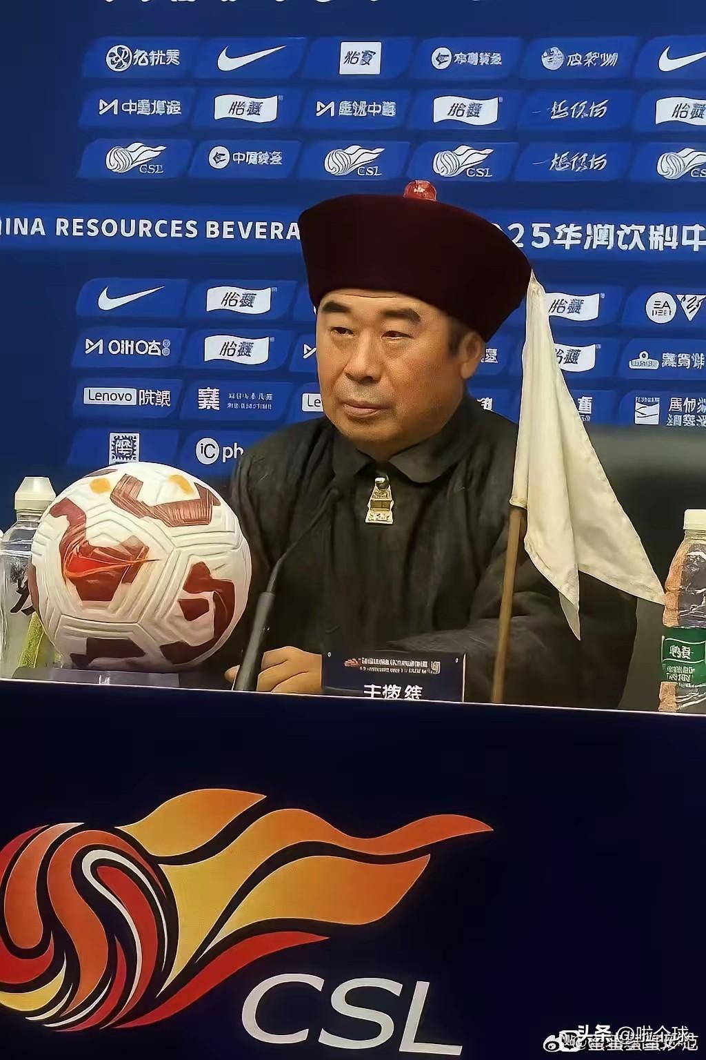 这图P的有点过分了…
鲁沪大战在即，还未开战就举白旗？
这话不在理，即使不带克雷