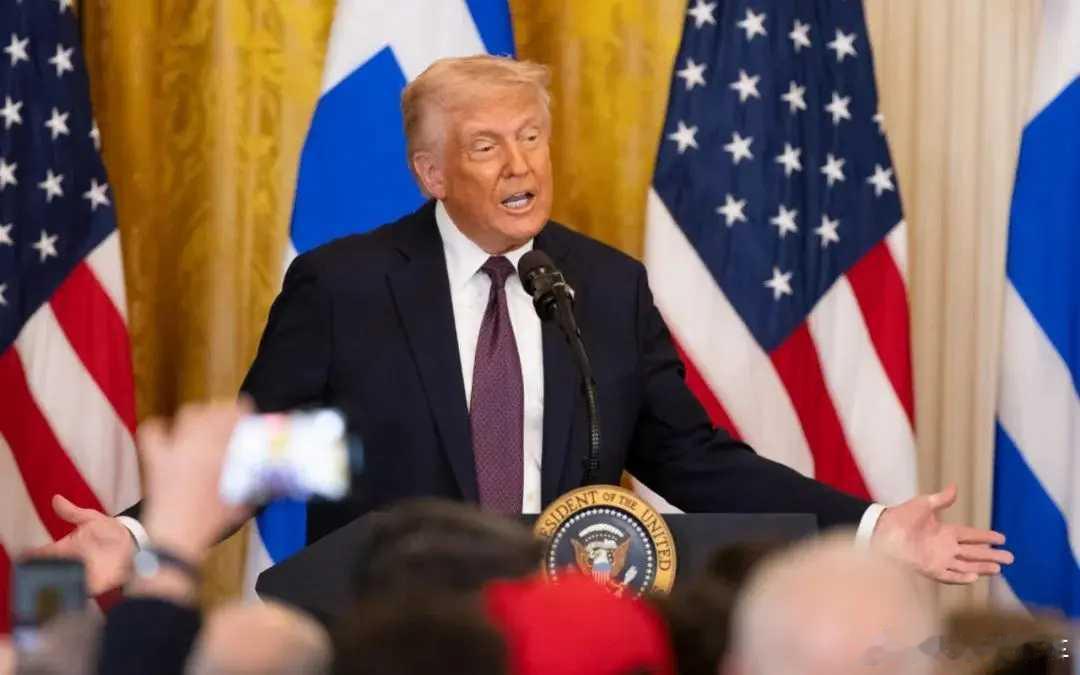 特朗普重返白宫1周年 重返白宫一周年，特朗普确实折腾了不少事儿。过去的这一年，特