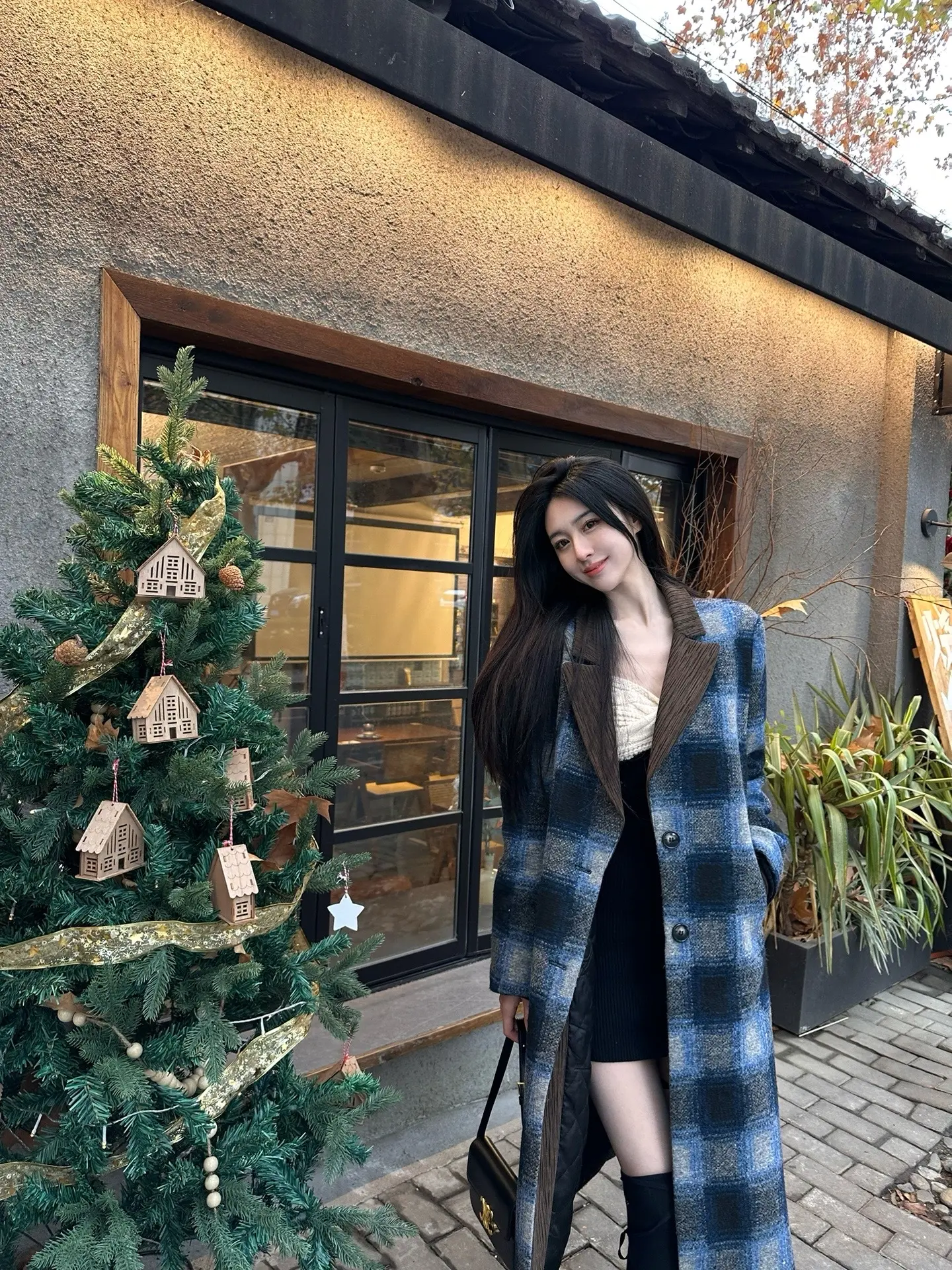 我在别人眼里是一本难懂得书 但我悄悄给你留了一页最简单的