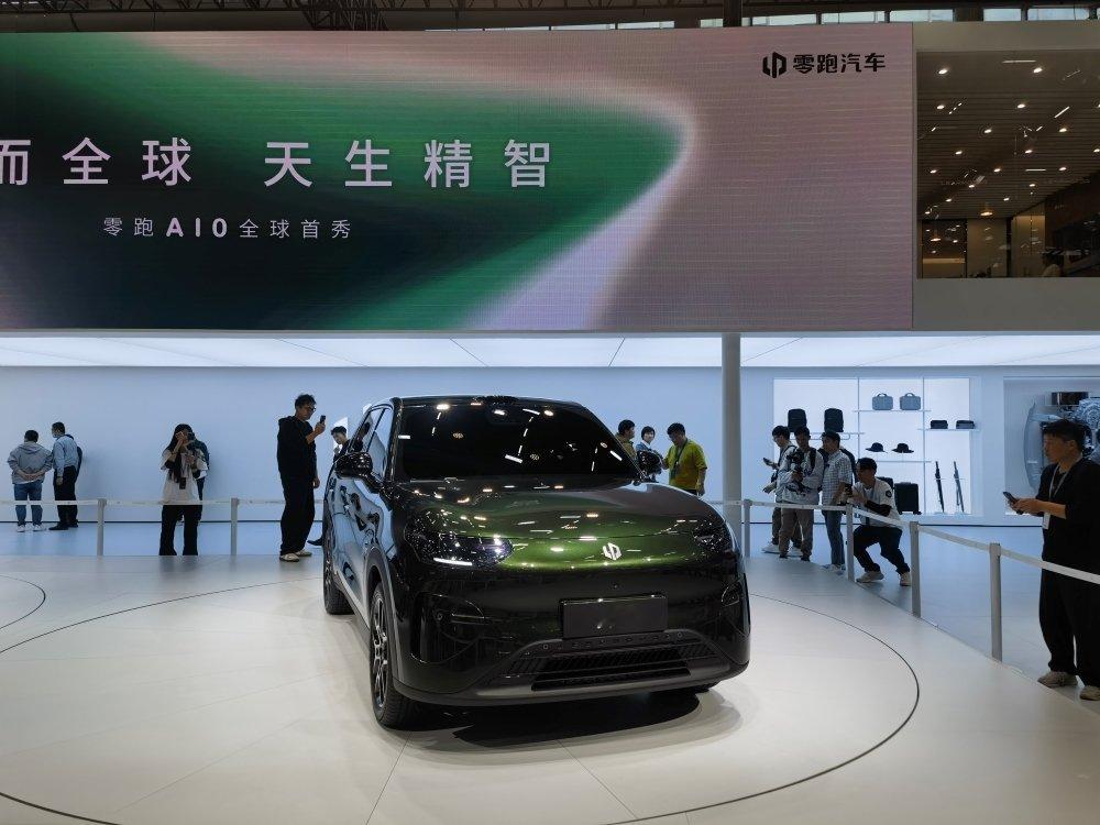 上半年国内车市有个反差：新车跟下饺子一样，有媒体统计约600款往上堆，结果大盘销