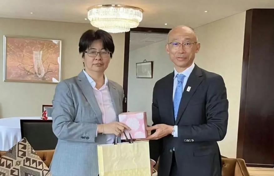 真是咎由自取！
日本政府最近急得像热锅上的蚂蚁，因为他们发现，自己派往中国重庆的