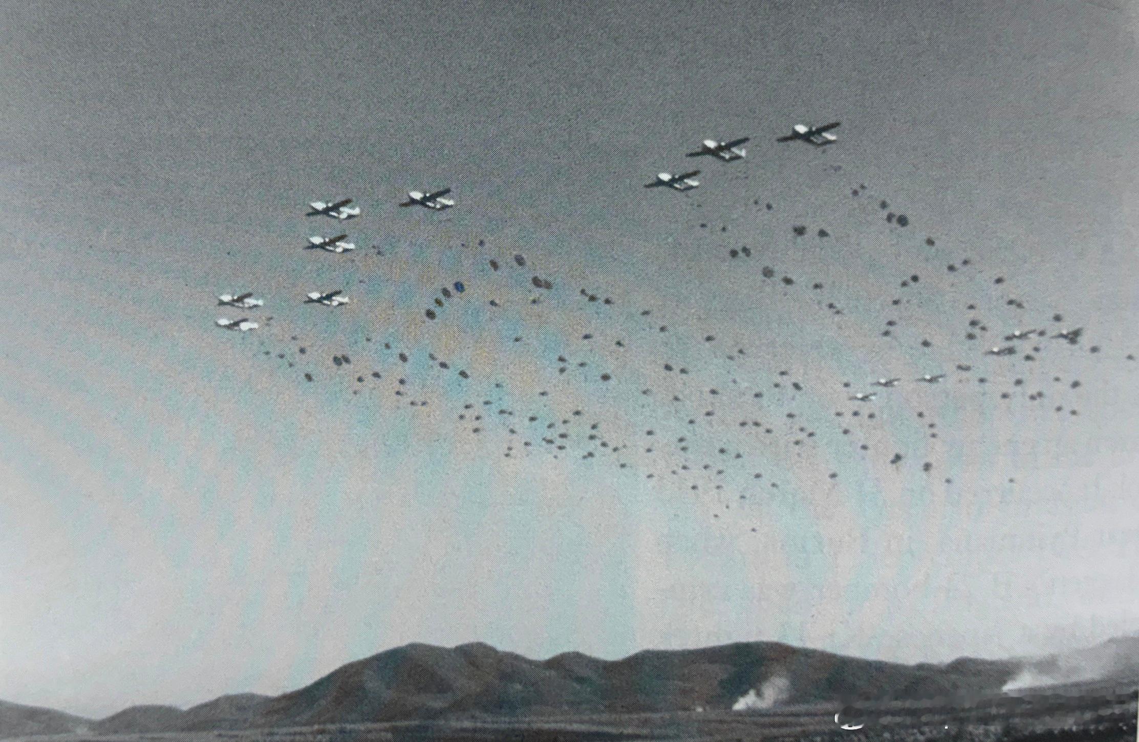 1951年3月23日美军75架C-119运输机和55架C-46运输机载运空降第1