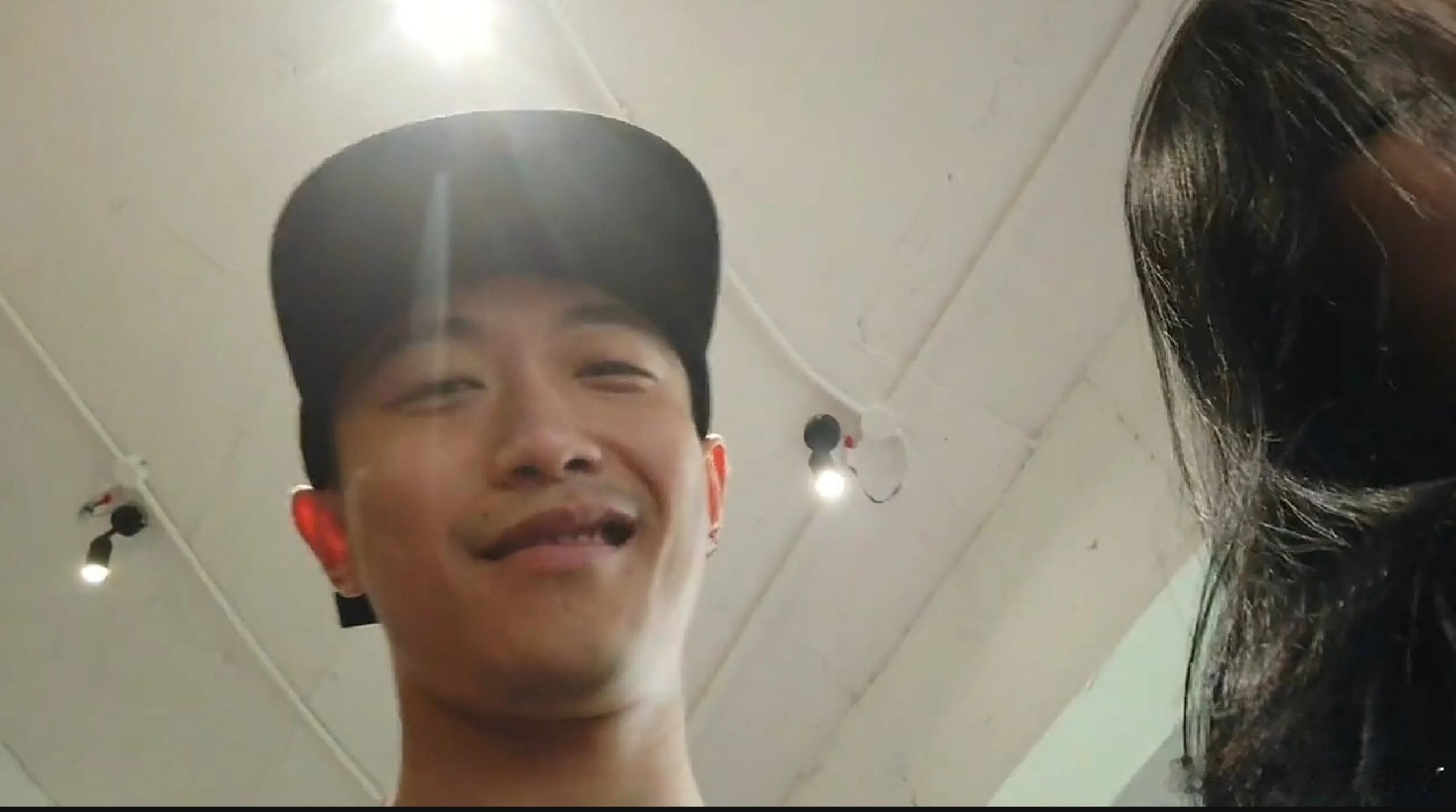 半夜考古牛爷爷!压抑哥，你的来时路好精彩演了这么多，一句都不说吗最后一张怎么调都