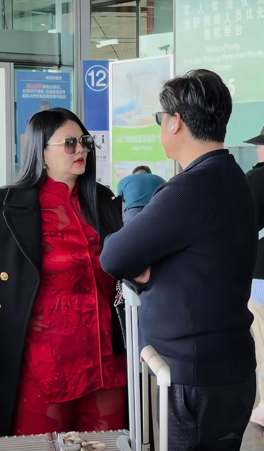 李湘和王岳伦胖都胖得这么般配 ​​​