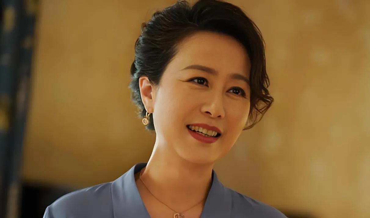 国乒冠军与女神的37年爱情长跑

他，曾是国乒招牌，世界冠军；她，因《人生》爆红