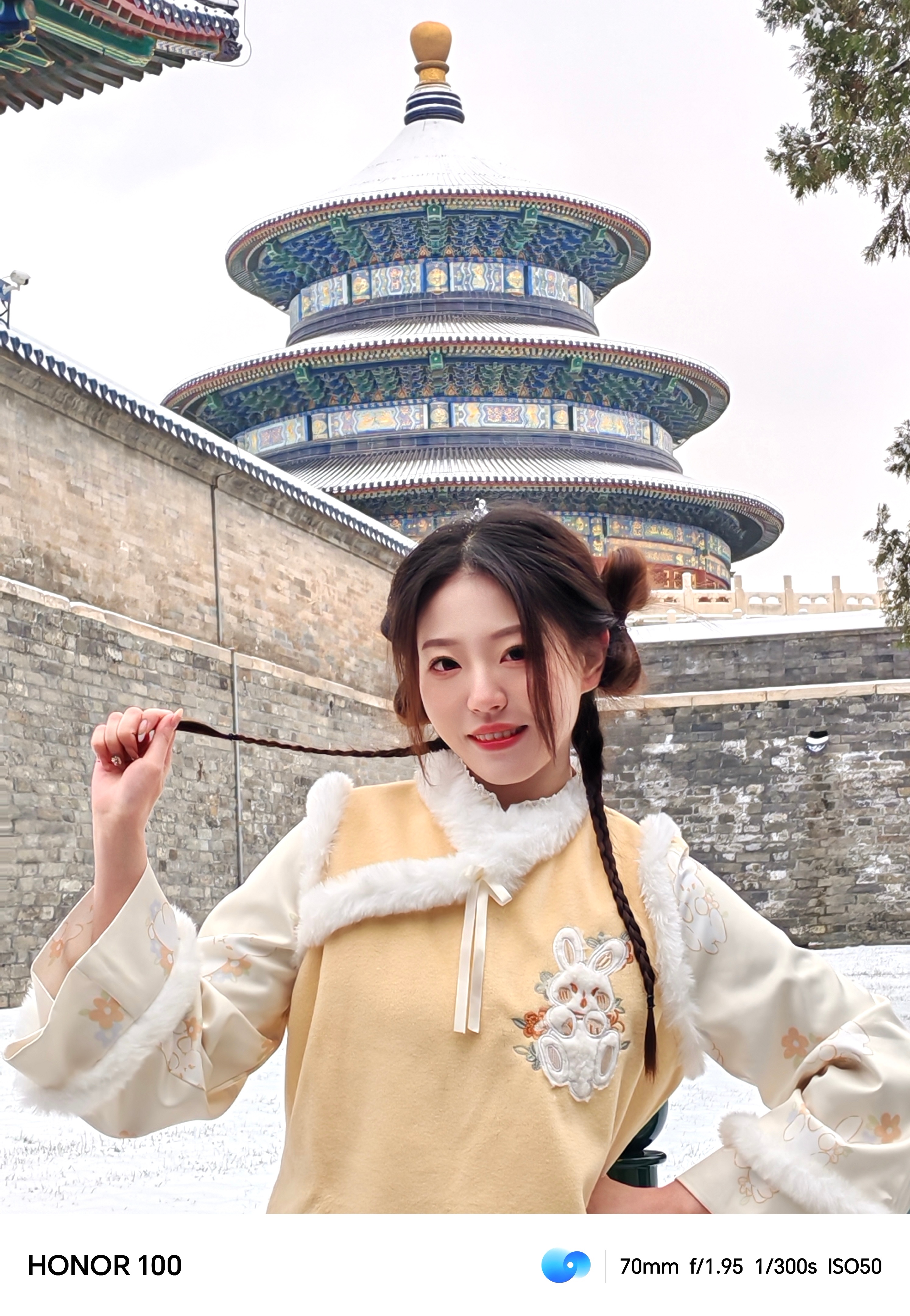 #北京的雪#来啦！这次好给面子，雪下得这么大，立刻拉上小伙伴拿着#荣耀100#去