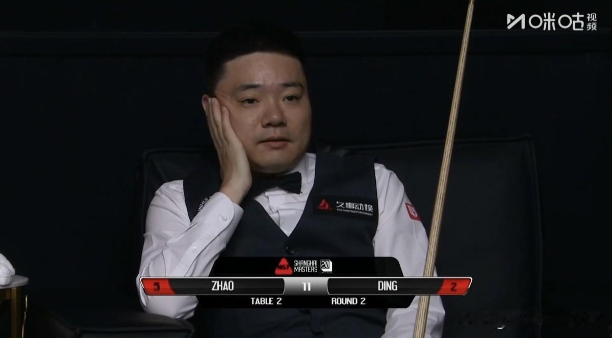 又是一杆单杆过百，丁俊晖连扳两局！
      北京时间今晚，2026斯诺克上海