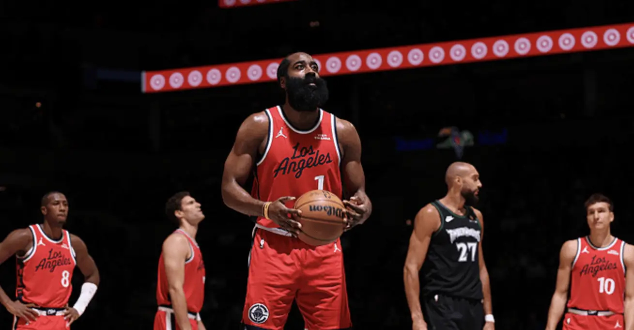 快船未来6场比赛对手：雷霆、湖人、火箭、开拓者、活塞、国王。几胜几负？ 