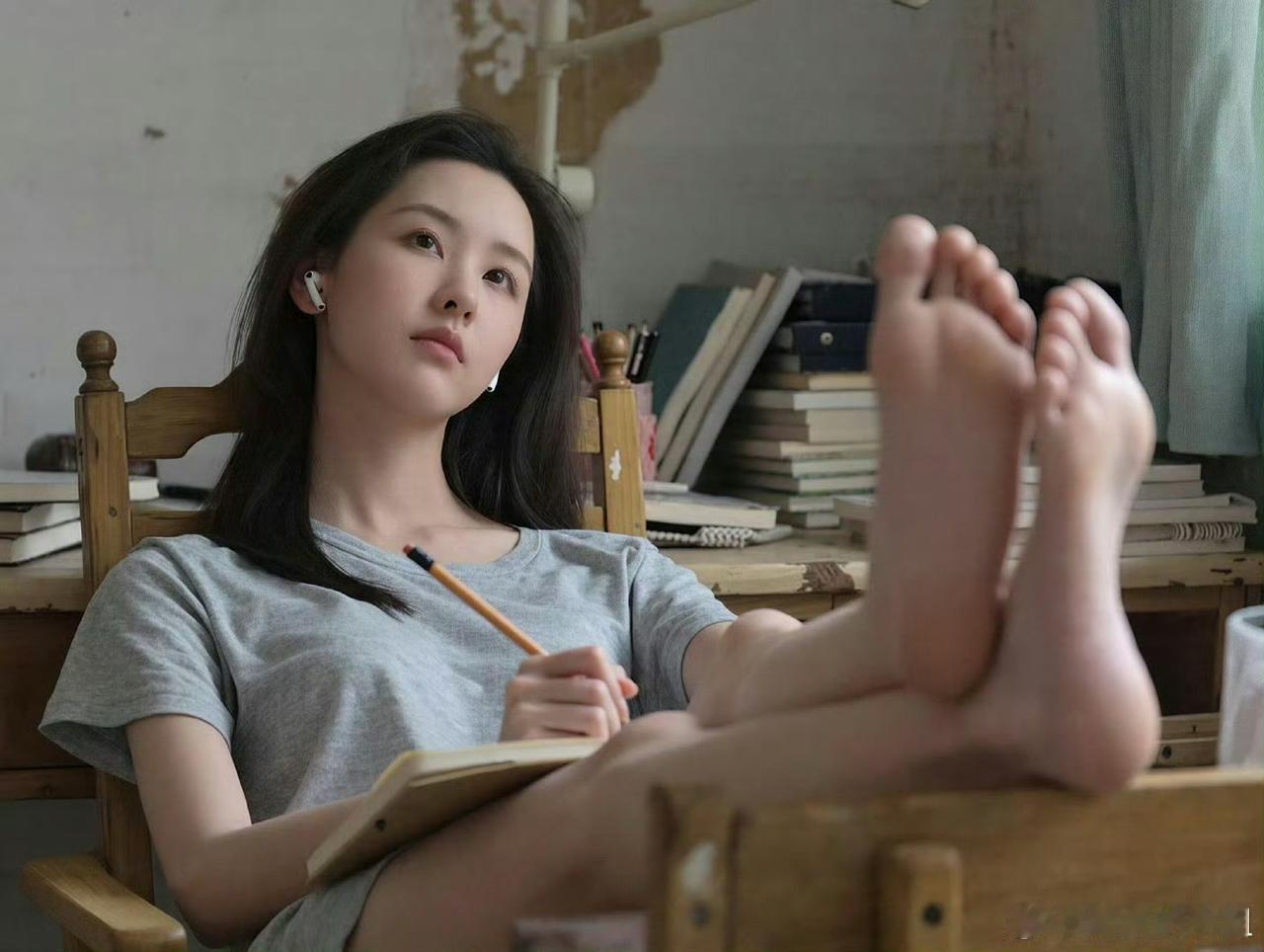 陈都灵现代装有种特别的感觉