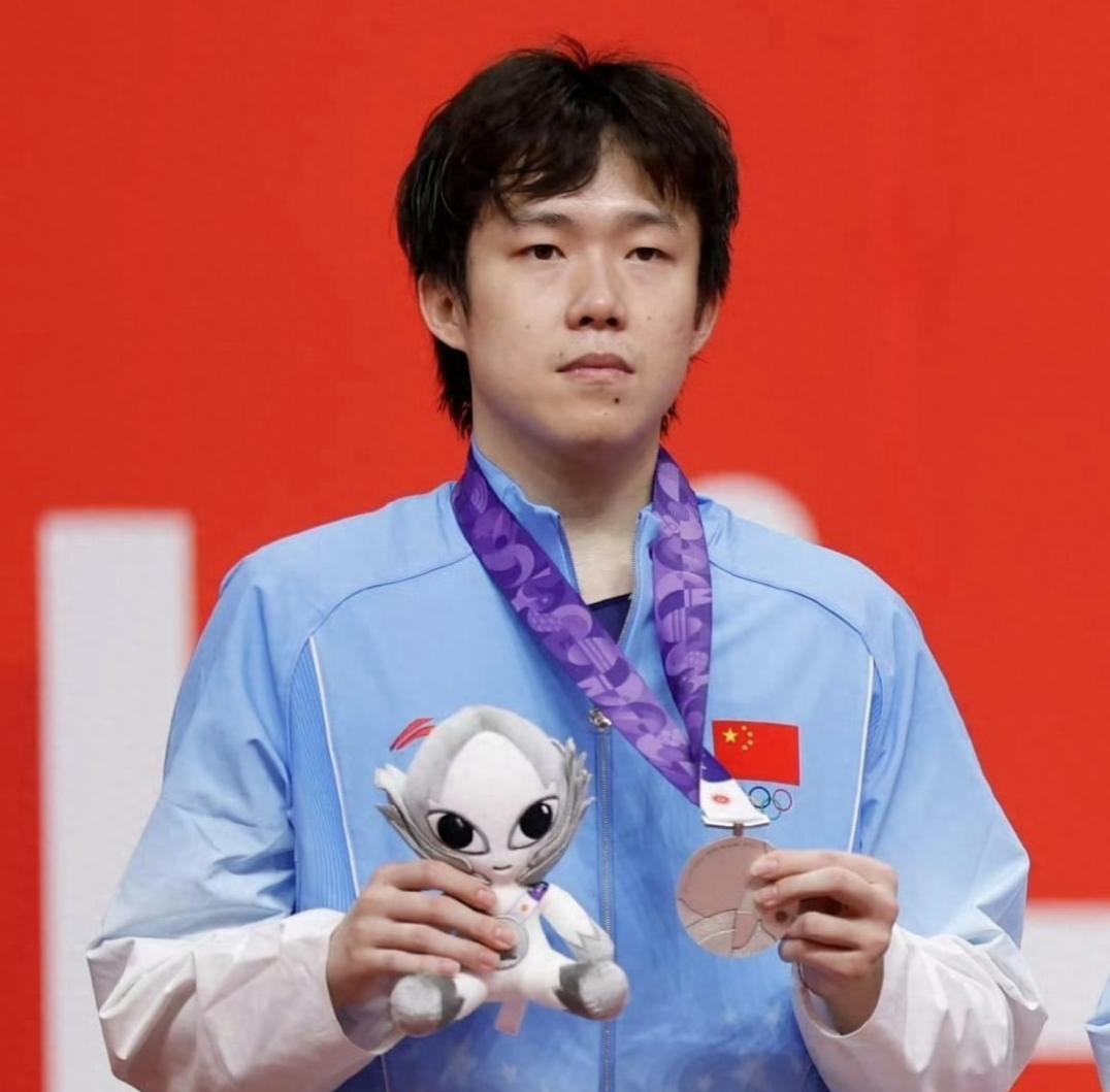 有点过分了！名古屋亚运会落幕，王楚钦以三银成绩收官，赛后他做客央视坦诚复盘赛事状