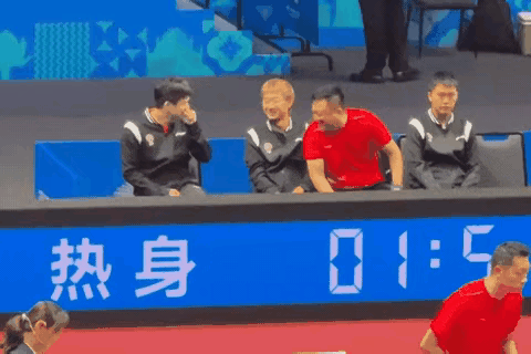 怪不得东哥被孙闻打了0:7开局，
原来你压根不热身呀，
把第一局当热身了。

想