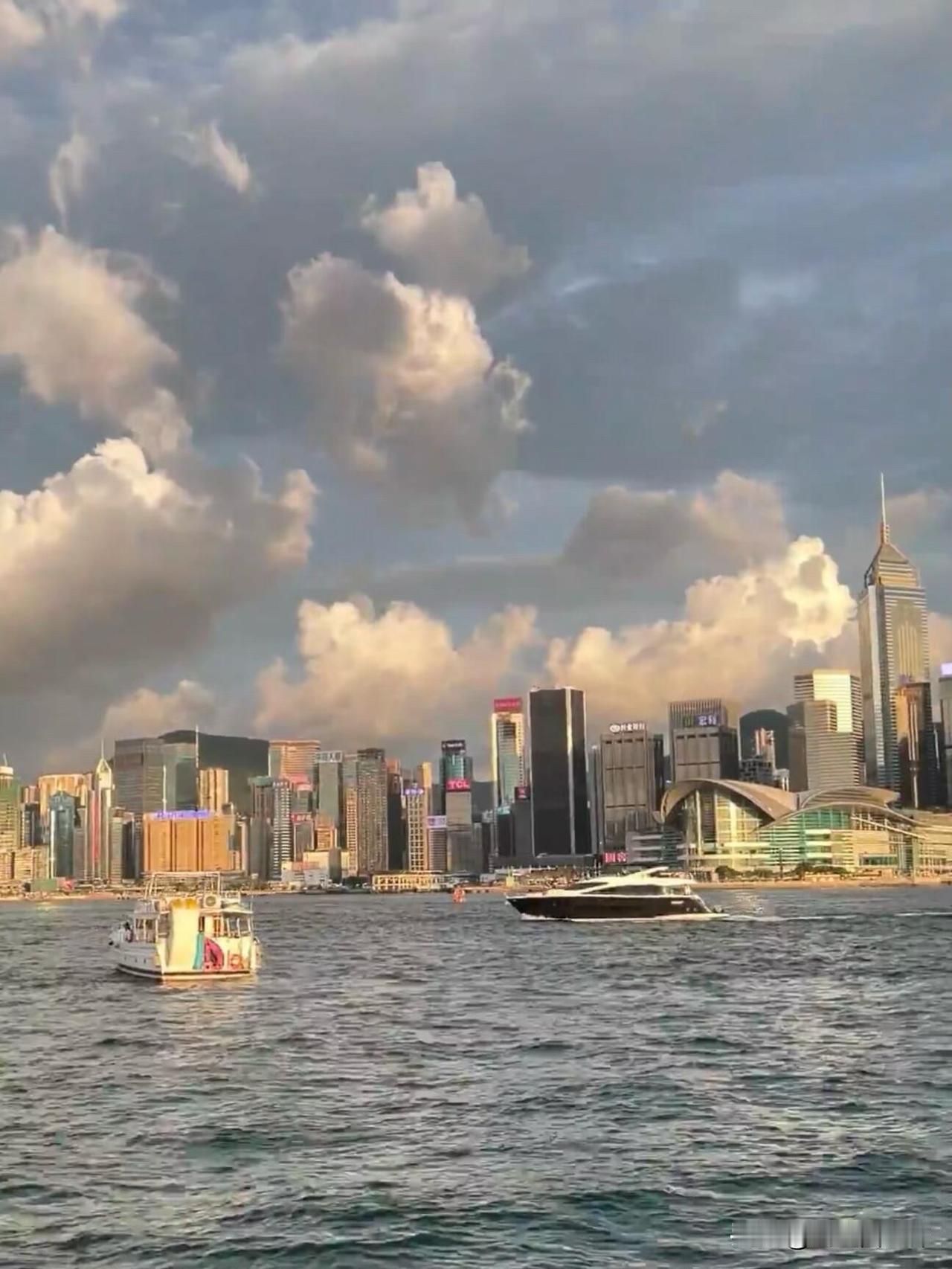 已经33了，再慢慢认识一个人，走到结婚就35+了，晚婚的焦虑、闪婚的顾虑，喜欢和