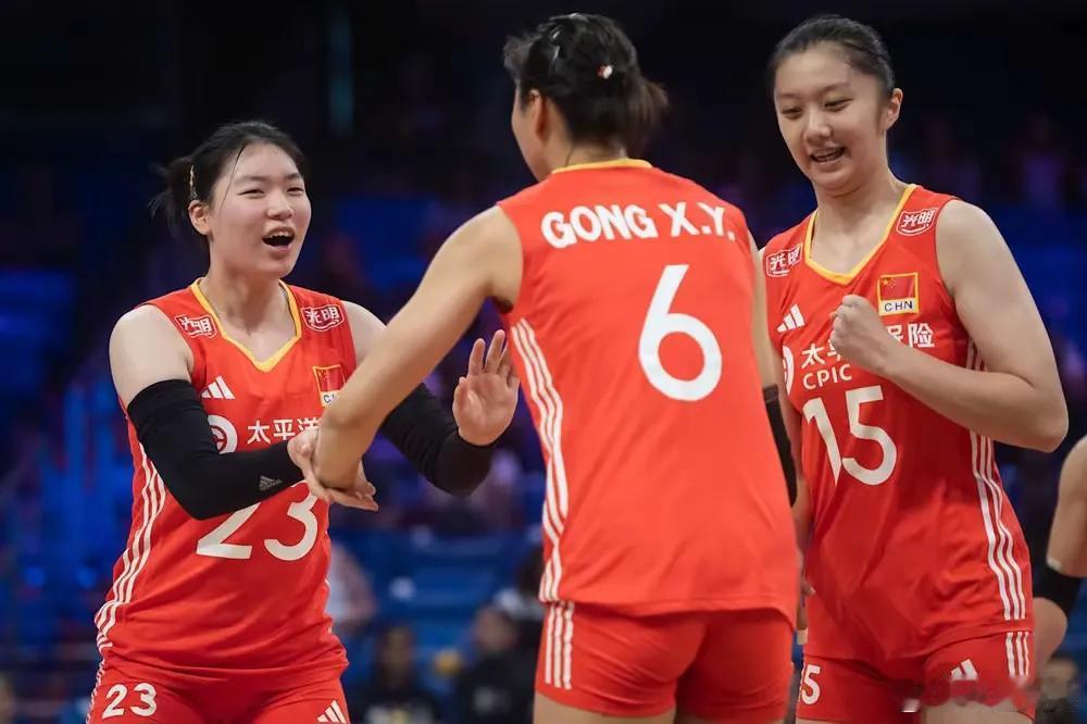 7月10日今天早上8点世界女排联赛
美国站中国女排首战3一2多米尼加[赞][赞]
