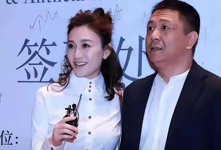 徐梵溪真的漂亮，甩李小冉好几条街，可惜5年同居，5年的青春都喂了高级动物g被抛弃