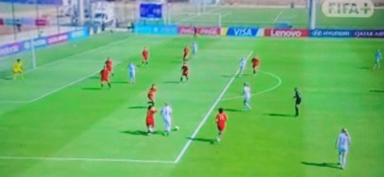 u17女足世界杯中国队对挪威队，上半场刚结束，中国队2：0领先。中国队第一进球为