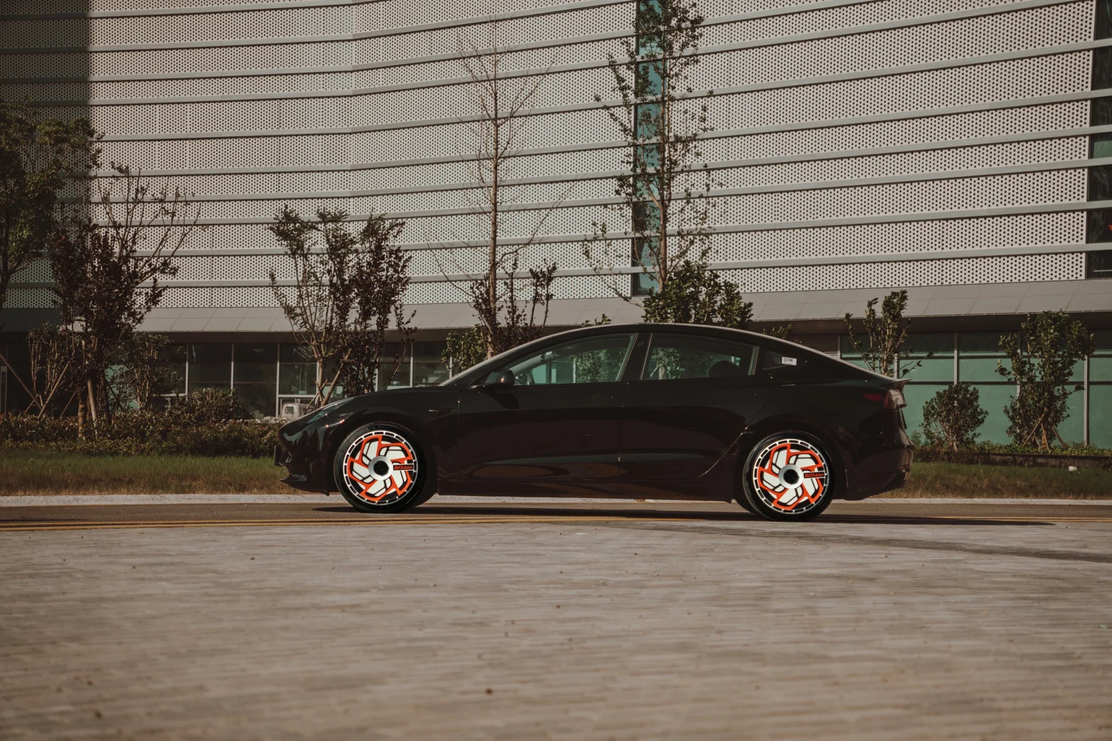 怎么办？特斯拉瘾犯了！