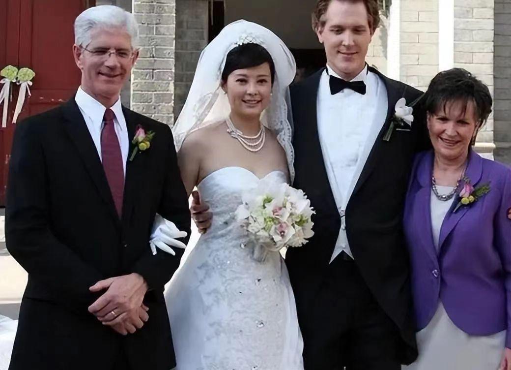 一婚快闪快离，二婚嫁老外，三婚嫁小11岁诗人，袁立哪来的底气？袁立凭借着《铁齿铜