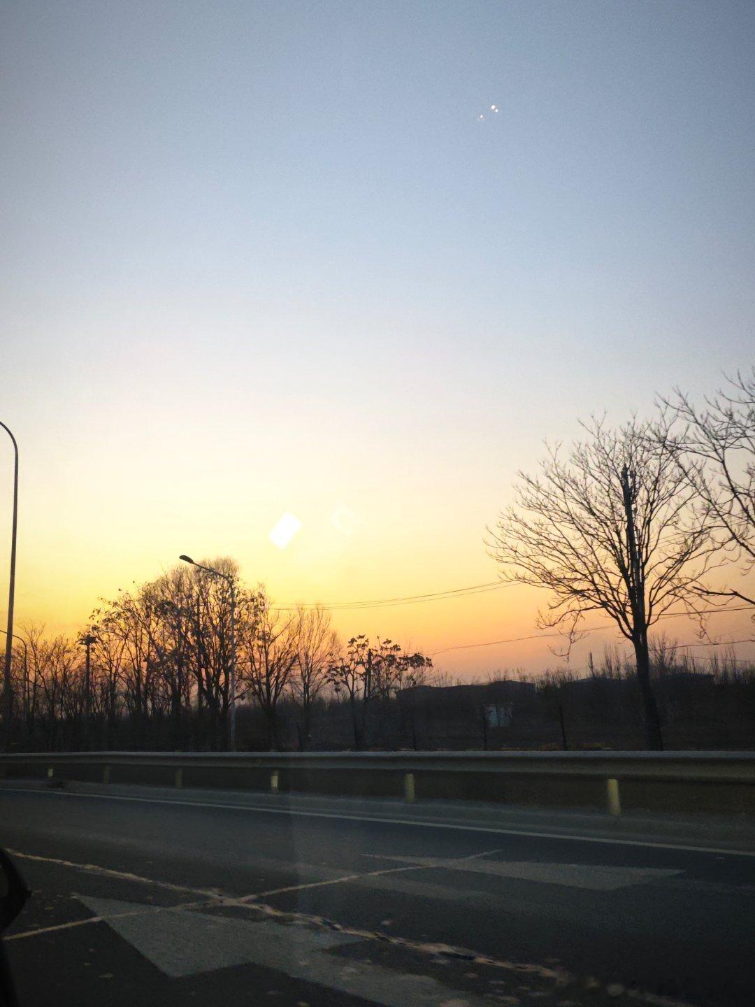 下班下班回家吃个小汉堡 